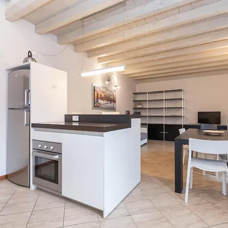 Trilocale Rua Sovera 85 - F&l Aparment * Bréscia
