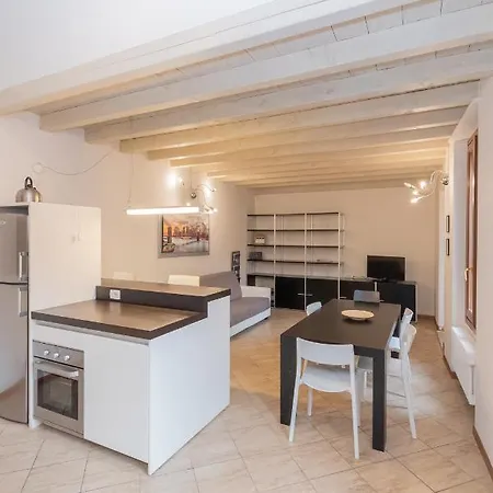 Trilocale Rua Sovera 85 - F&l Aparment Apartamento Bréscia