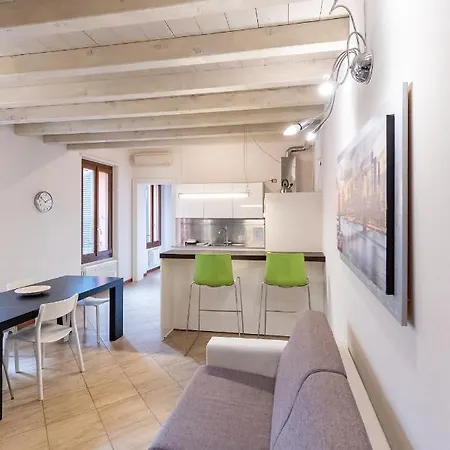 Trilocale Rua Sovera 85 - F&l Aparment * Bréscia