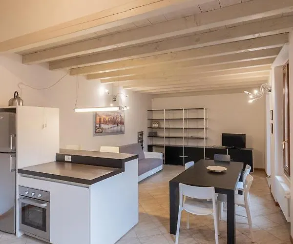 Trilocale Rua Sovera 85 - F&l Aparment * Μπρέσια