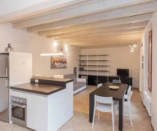 Trilocale Rua Sovera 85 - F&l Aparment Διαμέρισμα Μπρέσια