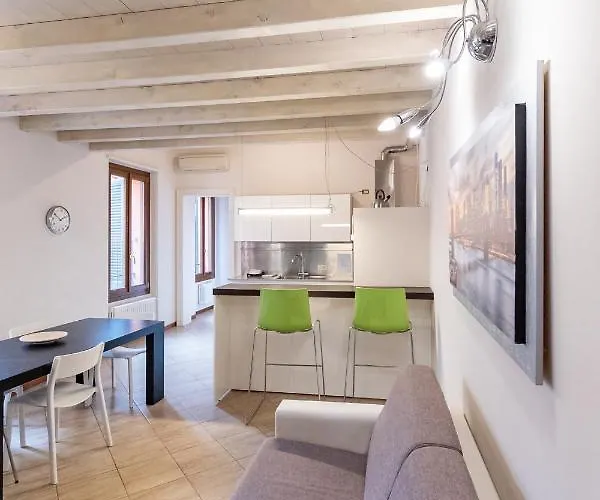 Trilocale Rua Sovera 85 - F&l Aparment * Μπρέσια