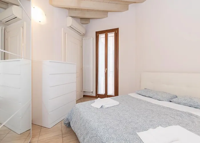 Trilocale Rua Sovera 85 - F&l Aparment * Μπρέσια